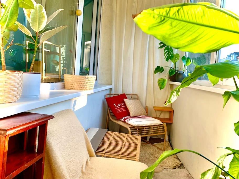 Three Bedroom With Two Terraces For 7people+baby Huoneisto *